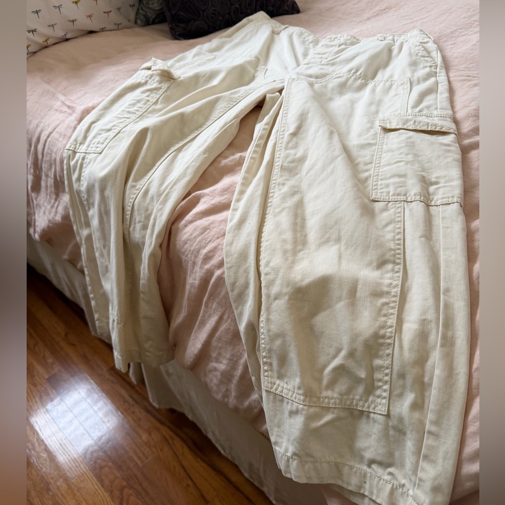 Universal Threads 100% Cotton Cream Cargo Pants
